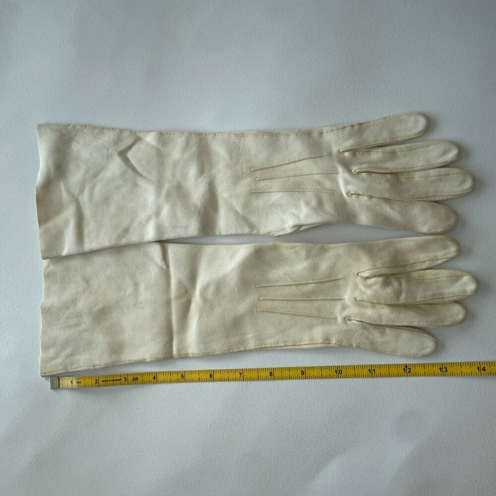 Vintage 1960's Kislav Marshall Fields Soft Off White Opera Gloves - Picture 12 of 12